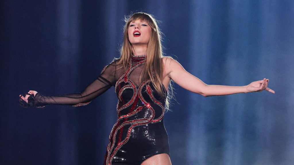 Taylor Swift Measurements: Full Breakdown of Singer's Stats