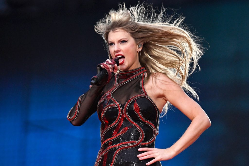 Taylor Swift Measurements: Full Breakdown of Singer's Stats